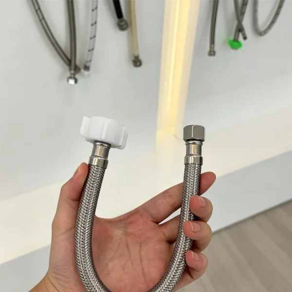 Jekare-Shower-Hose-Kink-Flexibility-Test