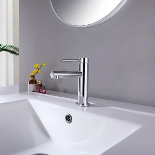 Polished chrome single‑lever bathroom sink faucet for vanity countertop