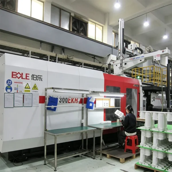 Large industrial injection molding machine